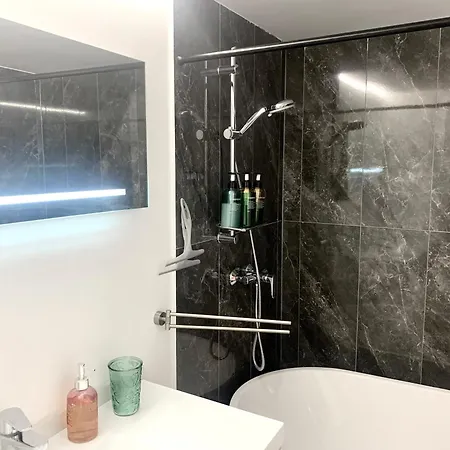 Artspace Locations - - 2bd Loft By Apartman Abbázia